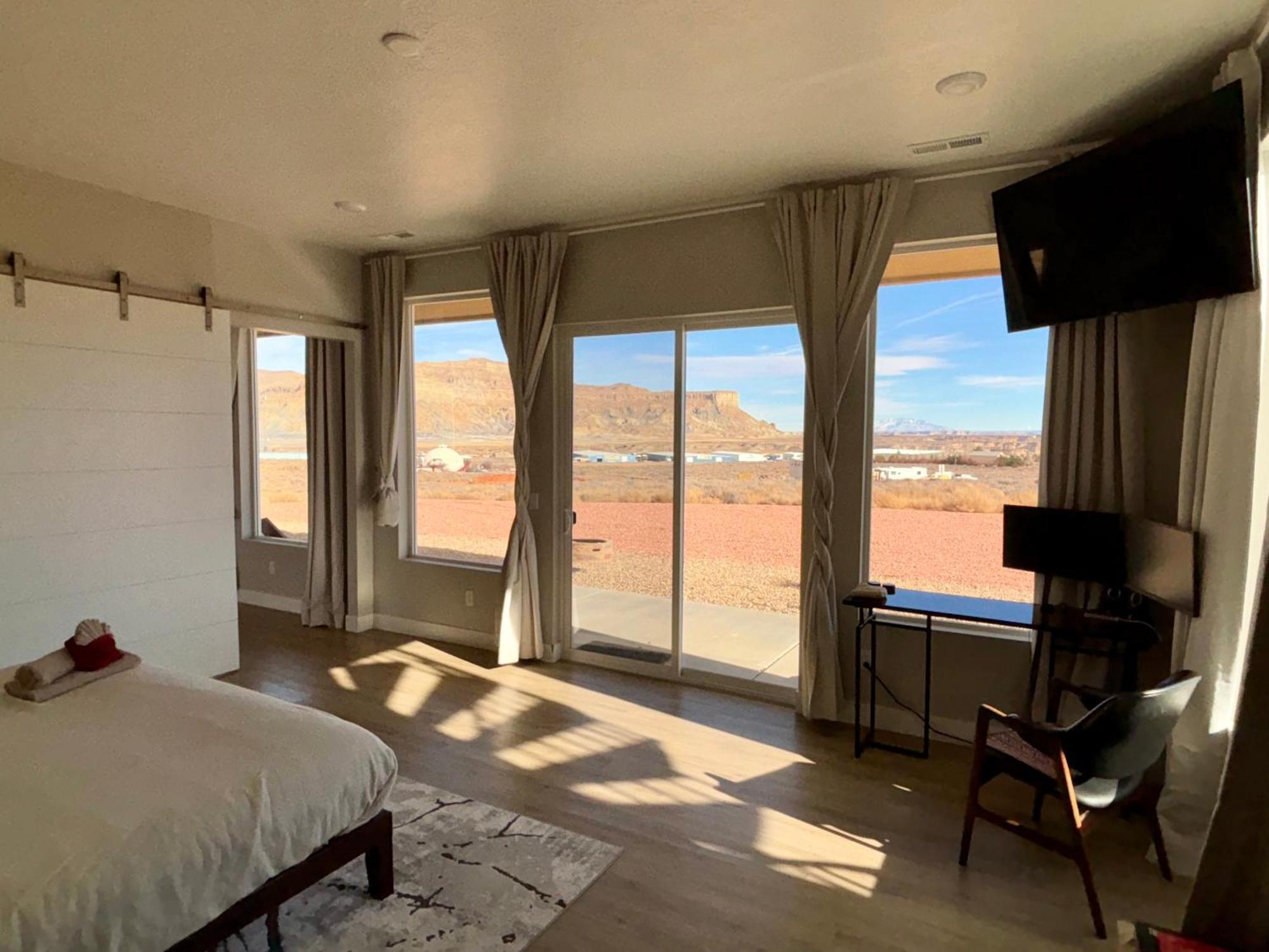 Page Arizona Border Town- Crimson Suite, Desert Canyon Getaway With Views Big Water Exterior photo